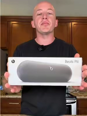 If you need a great Bluetooth speaker this Beats Pill is a great option #beats #speaker #bluetoothspeaker #beatspill #qvc 