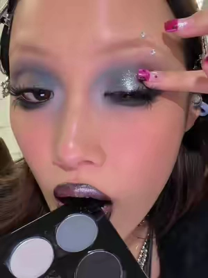 Soft goth 🤝 bold pigment and easy blendability. 🔮 #KaleidosPalette in Black Jasmine Your nighttime makeup just found its favorite smokey eye. Buttery mattes blur like a dream while the metallic hits with one-swipe, high-impact shine. #gothmakeup #grungemakeup #blackeyeshadow #makeuptutorial