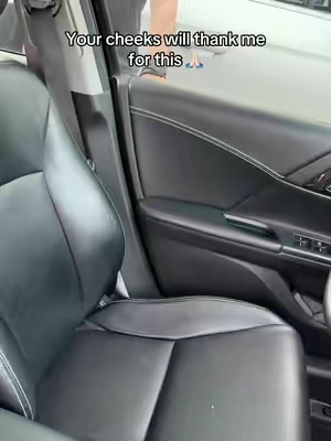 Relieves tension in the lower back muscles and avoids direct pressure on the cоссух. Ideal for sitting for many hours without discomfort.#seatcushion #cojin #sillacomoda #carseatcushions #lowbackpain #sittingpain #legpain