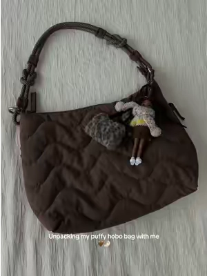 New in alert!🚨 ‼️the perfect puffy hobo bag is finally here. It’s so beautiful 🥰#hobobag #bagsmart #bagsmarttotebag #whatsinmybag #everydayessentials 
