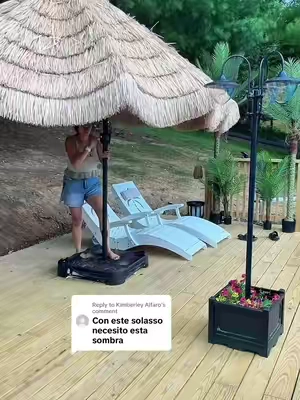 Replying to @Kimberley Alfaro Sombrilla tiki de 15 pies con luces LED solares, base incluida y gran cobertura para disfrutar tu patio o área de alberca. #TikTokShop #OutdoorLiving #PatioUmbrella #PoolSetup #SummerFinds 