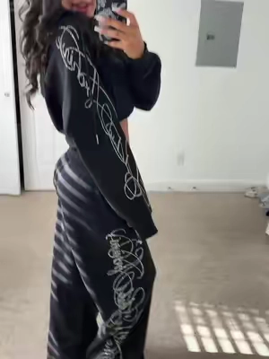 stunning set from @FDR #sweatset #sweatpants #hoodie #airportfit #rhinestones 