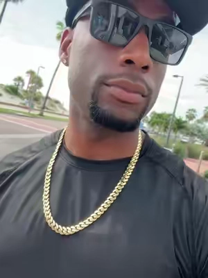 POV: you finally stopped wearing fake chains that turn your neck green 💀 #goldchain #cubanlink #mensjewelry 