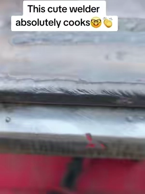 This adorable little welder absolutely cooks. #learntoweld #weldingtips #learnwelding #welding #DIY 