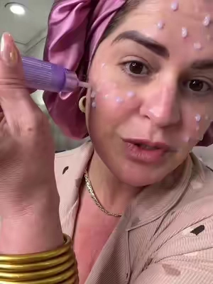 Este es el nuevo sérum renovador de Biodance 💜 Con 67% de agua de caviar, PDRN liposomal, D-pantenol, escualano y guaiazuleno para ayudar a que la piel se vea más hidratada, luminosa y con mejor apariencia de elasticidad. Encima de mi nombre te dejo la tienda oficial. #Biodance #SerumFacial #SkincareCoreano #PDRN #RutinaDePiel