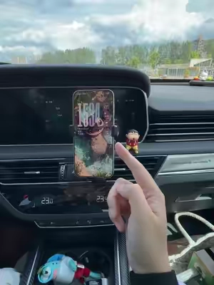 I finally found a phone mount that actually works #SoporteParaCelular #AccesoriosParaAuto #GadgetsParaAuto #CarGadgets #techfinds 
