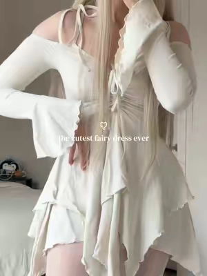 @Dolls Kill #dollskill #dollskilldress #fairydress #dollskilldress #tiktokshopcreatorpicks 