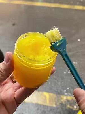 Deja de esperar a que los chirridos se conviertan en cientos de dólares en reparaciones. 🤬  #dealsforyoudays #tiktokmademebuyit #grease #automotivegrease #car