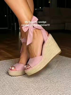 Summer’s best strappy wedges find#heels #wedgesandals #tiktokshopsummersale #tiktokshopbacktoschool #SohoChic 