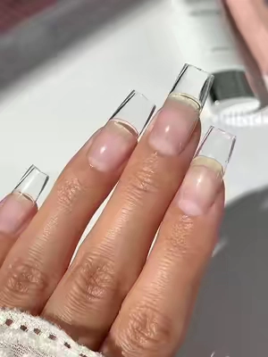 The great starter pack if you’re new to press-on nails! 👀✨#diynailsathome #easynails #fypage #nailkit #nailtutorials  