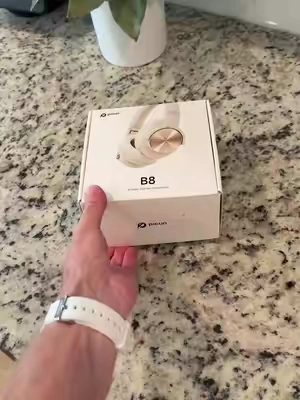 Bluetooth headphones for an affordable price 😎🫡 #tiktokshopcreatorpicks #tiktokshopcreatorfinds #tiktokshopsummersale #bluetoothheadset #headphones 