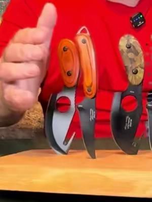 A great gift for the hunter is a knife set from Elk Ridge. My top selling knife has several handle choices. These are great knives for hunting. I’ll leave the link below. #hunting #deerhunting #deer #wildgame 