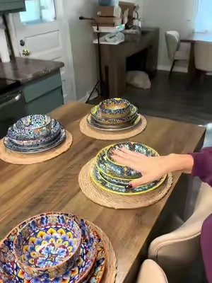 #porcelaindinnerset #colorfuldishes #bohokitchen #heirloomdishes #kitchenupgrade 