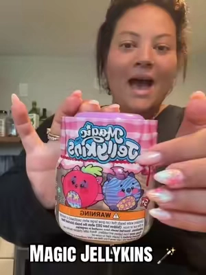 These magic Jellykins are so fun!!! @QVC, Inc 🪄🍐🐼 #magicjellykins #suprisetoy 
