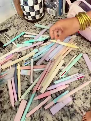 This is actually so good. You get everything you need and you could even help multiple kids with this at such a low price #backtoschool. #BackToSchoolMustHave#SchoolSupplies#BulkSchoolSupplies #BudgetSchoolSupplies.