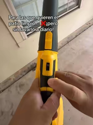 ¡Esto es para todas las que queremos el patio impecable sin sufrir de la espalda! 🧹✨ Olvídate de barrer por horas o de gastar agua diario.  Este soplador inalámbrico es ultra ligero, potente y te resuelve la limpieza en 1 minuto.  #sopladorinalambrico #limpiandopatio #limpiezahogar #organizacionhogar #tiktokshopfinds  