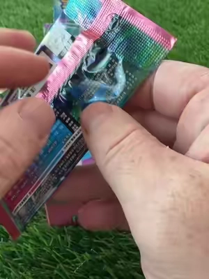 #tiktokshopbacktoschool #tiktokshopcreatorpicks #pokemon #pokemoncards #pokemontiktok 