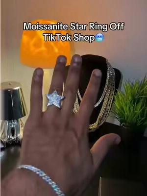 #moissanitering #starring #moissanite #moissanitejewelry #moissanitevsdiamond 