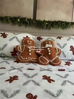 Finally back in stock! The cutest gingerbread Christmas sheets are here again. 🎄🍪 #christmassheets #christmasbedding #christmas #beddingset #sheetset 