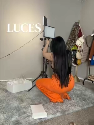 Si estás comenzando a crear contenido estas dos luces te harán mucha falta #blackfriday #tiktokshopblackfriday #lucesled #lucesparagrabar 