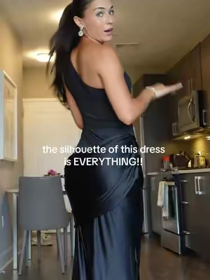 The perfect black tie wedding guest dress!! This is beautiful!! I’m 5’4 wearing a small :)  #blacktiewedding #weddingguestdress #maxidress #womensdresses #formaldresses 