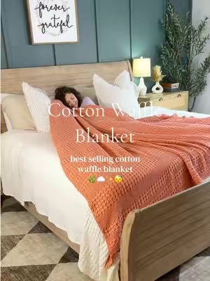 It’s so hard to find 100% cotton blankets these days & the price is so good on these rn 🤌🏻✨ #cottonblanket #affordablebedding #beddingdecor #blanket @PHF  
