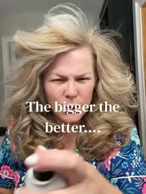 If you’re ok with Big Hair…you’ll love this texture spray by colorwow😱#hairspray#bighair#voluminoushair#texturespray