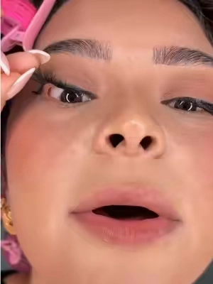 Link directo aquí arriba ⬆️⬆️ Las Pestañas que no necesitan pegamento pero además son aprueba de agua 🚿⬆️.  . . . . . #cofierlashes #cofier #mabellrodriguez #lashesnoglue #nr 