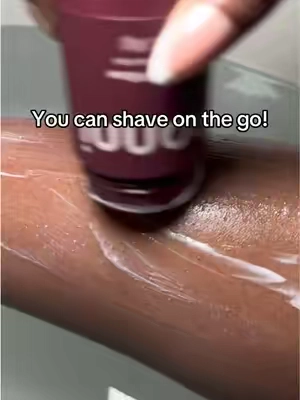 @hanni smooth #hannishavepillow #shavingtips #shaveonthego #hannismooth #smoothlegs 