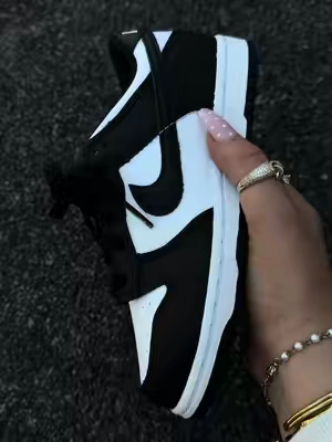 I can’t believe Nike dunks are selling at this price 🖤🐼 these are the perfect back to school sneaker #ttsneakerweek #fyp #blowthisup #nikedunk #sneaker 