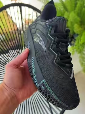 Kyrie Irving and Anta cannot lose #tiktokshopcreatorpicks #TikTokshopbacktoschool #kyrieirving #anta #sneakers 