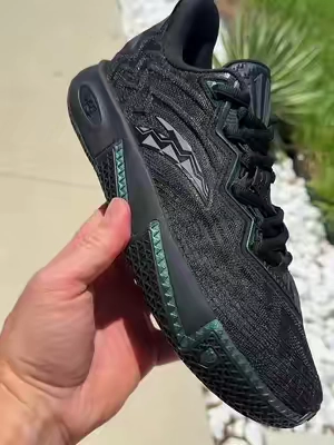 Kyrie Irving and Anta cannot lose #tiktokshopcreatorpicks #TikTokshopbacktoschool #kyrieirving #anta #sneakers 