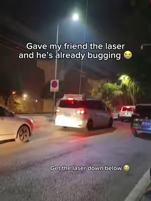 Running a crazy deal rn 😳😳 #fyp #viral #laserpointer 