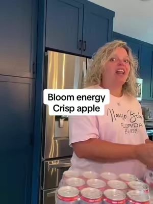 Have you tried the bloom energy drinks? They taste amazing. #bloomenergy #prebiotics #naturalcaffeine 