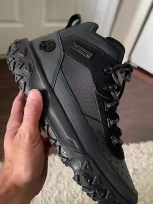 These timbs fit a little big I recommend going down a half size #timberland #timberlands #timbs #boots #Hiking 