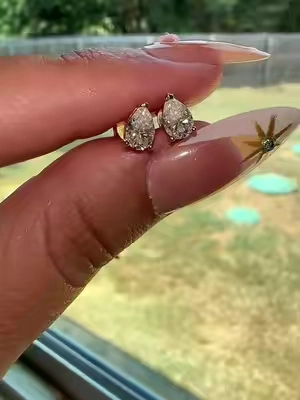 #delzzad #jewelry #moissanite #earrings #affordablejewelry 