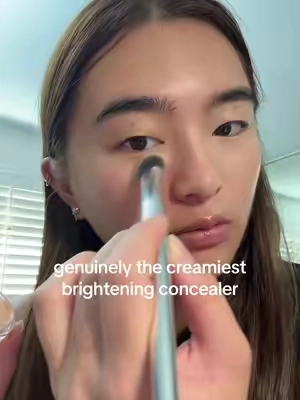 lord never discount this concealer please #glow #concealer #undereyeconcealer #kbeauty 
