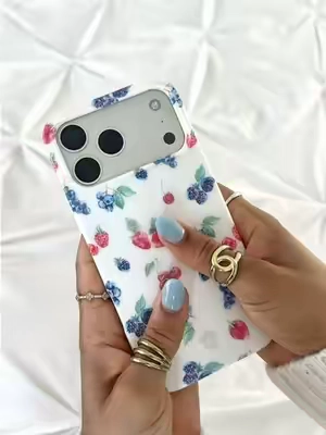 🍓🫐 @Velvet Caviar #velvetcaviar #phonecase #cutephonecases #iphone18promax #magsafecase 