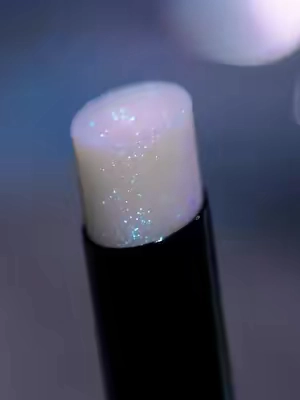 Cool toned lip combo loading... ✨ #GlassloadLipMelts in Prismelt + Stranger Watching these melt is almost as satisfying as wearing them. Every swipe delivers the kind of shine that makes lips look instantly fuller. #swatch #lipgloss #blueglitter #glitterlipgloss