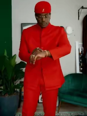 I’ve worn a lot of suits, but this one gets the most questions. I think it’s because it doesn’t look like every other blazer out there. The Mandarin collar cleans everything up and gives it a completely different look without trying too hard. If you’re looking for a suit that actually stands out, this is one I’d recommend. #MensFashion #MensStyle #SuitStyle #FormalWear #suit 