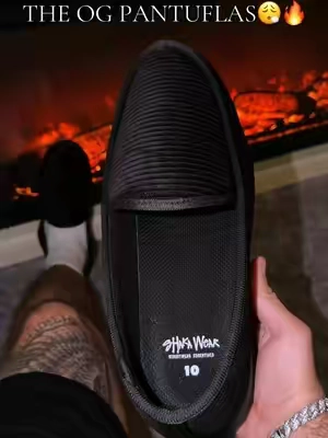 🔥The OG Pantuflas are classics for a reason. The corduroy finish, insanely comfortable feel, and easy slip-on design make these an everyday favorite. They’re massively discounted right now with free shipping on orders over $30, so it’s the perfect time to bundle up.😮‍💨🔥🤌🏻@ShakaWear #shakawear #houseshoes #comfortableshoes #streetwearstyle #TikTokShopFinds 