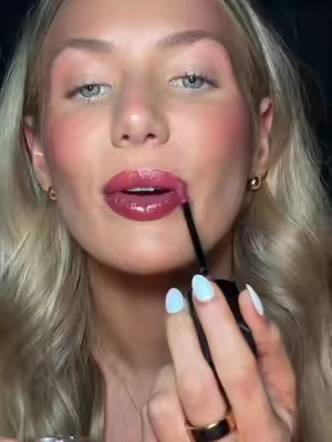 Transferproof gloss stain?! Looove🤩 @Time Phoria Global #lipstain #lipcombo #tiktokshopcosmetics #ttsbeautybesties 