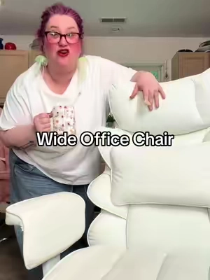 This chair from Dowinx is legit!! 🥰 #officechair #gamingchair #plussize #plussizechair #ergonomicchair 