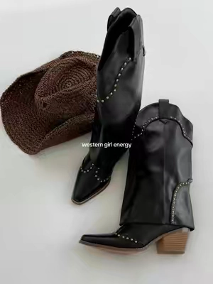 #cowboyboots #westernboots #westernstyle #westernfashion #cowgirlstyle 