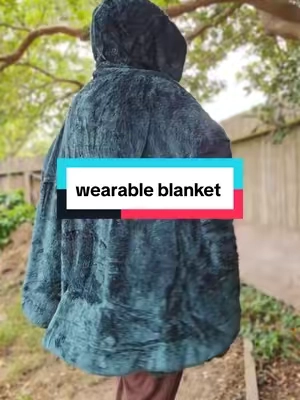I don't know why this looks so blue its more green than in the video. #wearableblanket #blanket #giftideasforher #giftguide #christmasgiftideas 