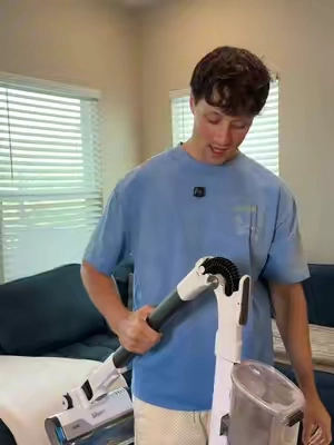 Destroys the puppy hair in my house #shark #vacuum #sharkvaccum 
