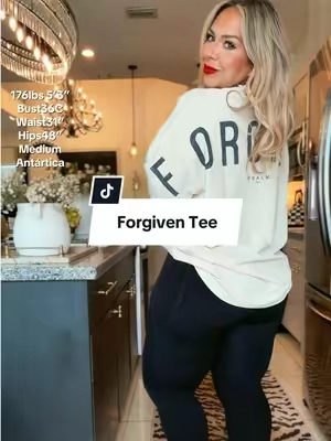 Wearing a reminder of what Jesus already did for me ✝️ @God’s Love Overcomes #christiantees #christiangirl #christianmoms #midsizeoutfits 