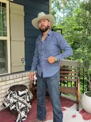Si eres de sombrero, viejón… ocupas esta camisa🤠🔥 #westernoutfit #outfitinspo #estilovaquero #creatorsearchinsights #fashioncontent 