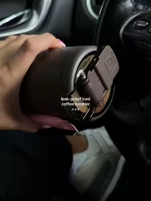 nothing like a lil iced coffee in car rider line 💫 #brumate #tumblersoftiktok @BrüMate #brumatestrova 