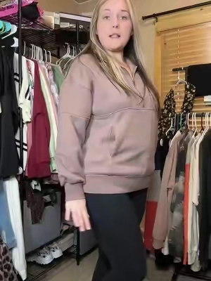I’m wearing the brown color 😍 #sweatshirt #hoodlesshoodie #comfysweatshirt 